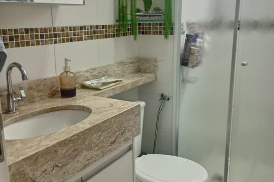 Banheiro de apartamento à venda com 2 quartos, 50m² em Dos Ortizes, Valinhos