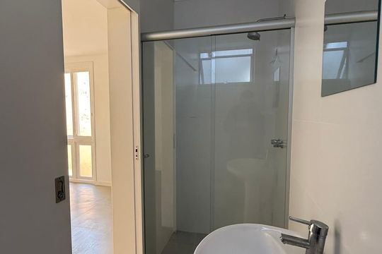 Banheiro de apartamento à venda com 3 quartos, 93m² em Bom Fim, Porto Alegre