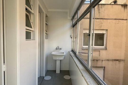 Área de serviço de apartamento à venda com 3 quartos, 93m² em Bom Fim, Porto Alegre