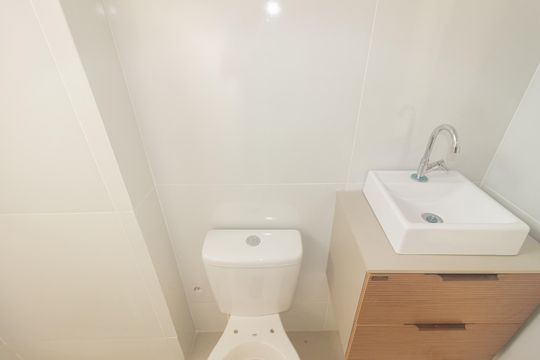 Banheiro de apartamento para alugar com 2 quartos, 45m² em Campo Grande, Rio de Janeiro