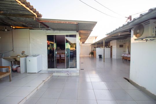 Casa para alugar com 5 quartos, 500m² em Setor Habitacional Arniqueira, Brasília