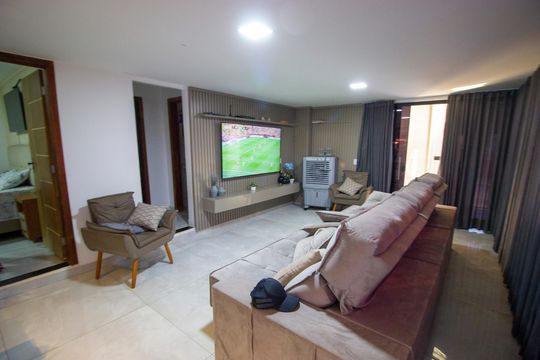 Casa para alugar com 5 quartos, 500m² em Setor Habitacional Arniqueira, Brasília