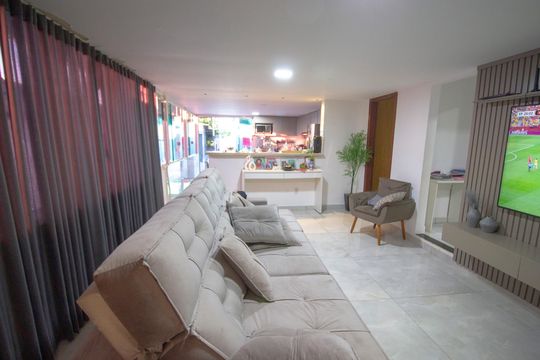 Casa à venda com 5 quartos, 500m² em Setor Habitacional Arniqueira, Brasília