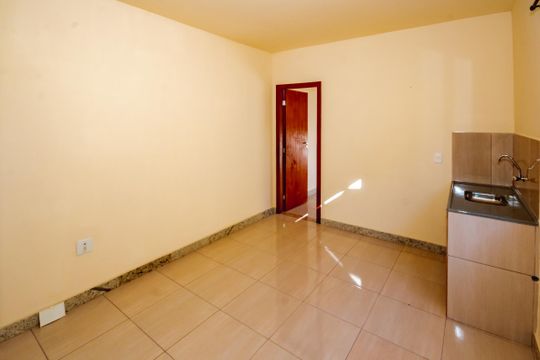 Sala e Cozinha de casa para alugar com 1 quarto, 25m² em Céu Azul, Belo Horizonte