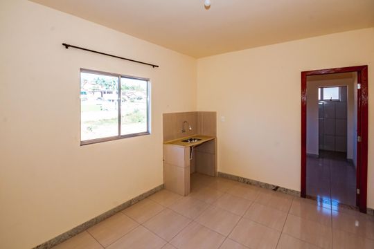 Sala / Cozinha de casa para alugar com 1 quarto, 25m² em Céu Azul, Belo Horizonte