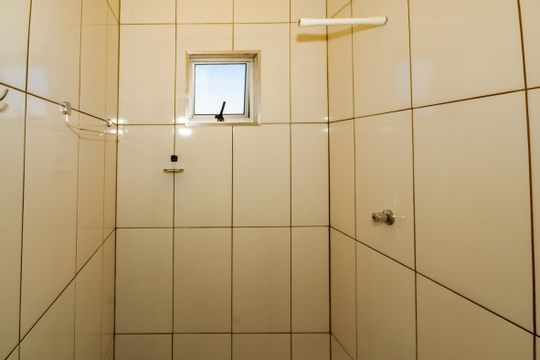 Banheiro de casa para alugar com 1 quarto, 25m² em Céu Azul, Belo Horizonte