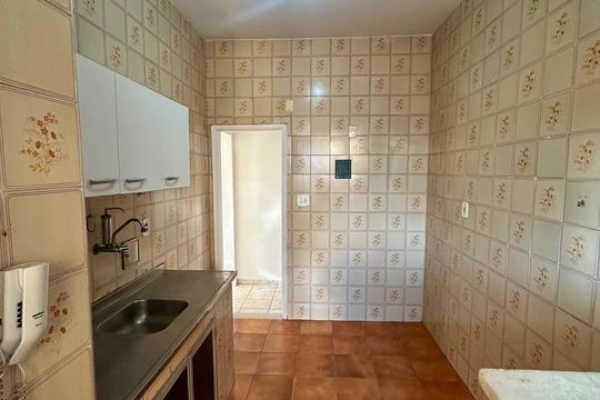 Cozinha de apartamento à venda com 1 quarto, 50m² em Freguesia (Ilha do Governador), Rio de Janeiro