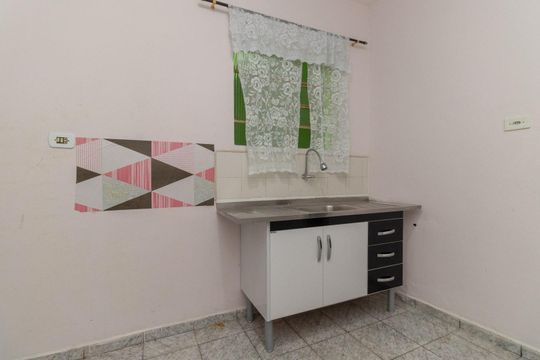 Cozinha de casa para alugar com 2 quartos, 80m² em Parque Santa Madalena, São Paulo