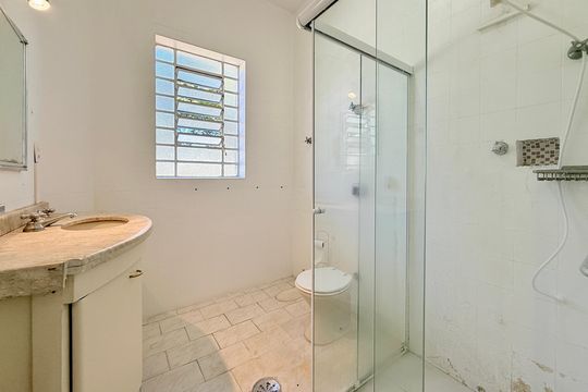 Banheiro de casa para alugar com 2 quartos, 180m² em Cidade Monções, São Paulo
