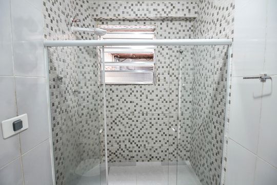 Banheiro de apartamento para alugar com 2 quartos, 68m² em Rio Comprido, Rio de Janeiro
