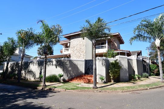 Fachada de casa à venda com 4 quartos, 330m² em Parque Alto Taquaral, Campinas