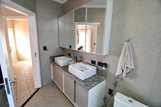 Banheiro Suíte de casa à venda com 4 quartos, 330m² em Parque Alto Taquaral, Campinas