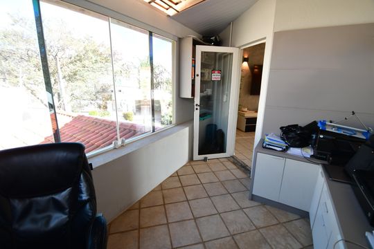 Escritório de casa à venda com 4 quartos, 330m² em Parque Alto Taquaral, Campinas