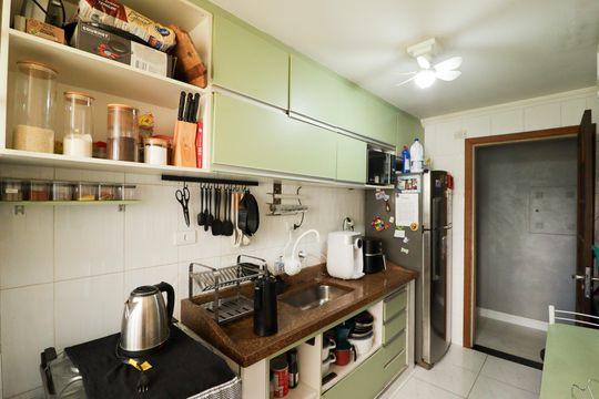 Cozinha e Área de Serviço de apartamento à venda com 2 quartos, 52m² em Jardim Peri, São Paulo