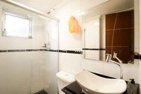 Banheiro de apartamento à venda com 2 quartos, 52m² em Jardim Peri, São Paulo