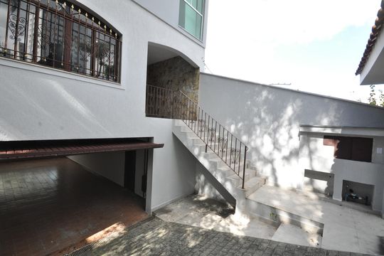 Quintal de casa para alugar com 4 quartos, 237m² em Vila Albertina, São Paulo
