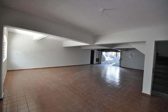 Garagem de casa para alugar com 4 quartos, 237m² em Vila Albertina, São Paulo