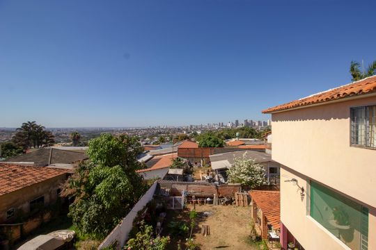 Casa à venda com 7 quartos, 400m² em Colônia Agrícola Samambaia, Brasília