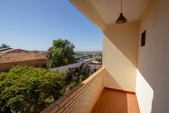 Varanda  de casa à venda com 7 quartos, 400m² em Colônia Agrícola Samambaia, Brasília