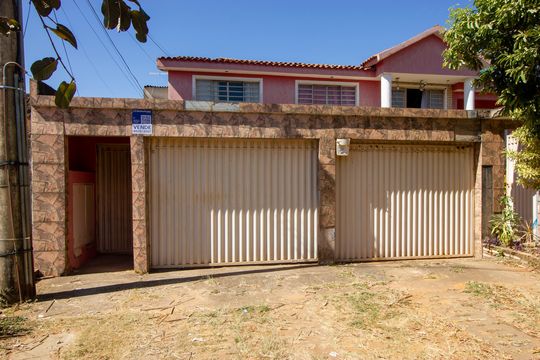Casa à venda com 7 quartos, 400m² em Colônia Agrícola Samambaia, Brasília