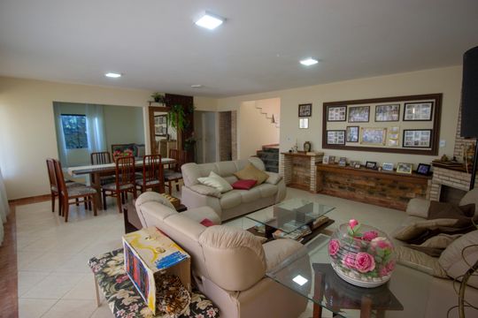 Casa à venda com 7 quartos, 400m² em Colônia Agrícola Samambaia, Brasília
