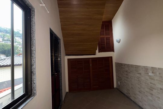 Quarto 3 de casa de condomínio para alugar com 3 quartos, 116m² em Quarteirão Ingelheim, Petrópolis