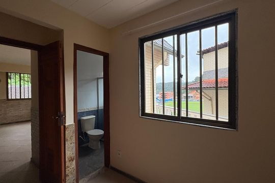 Quarto 1 de casa de condomínio para alugar com 3 quartos, 116m² em Quarteirão Ingelheim, Petrópolis