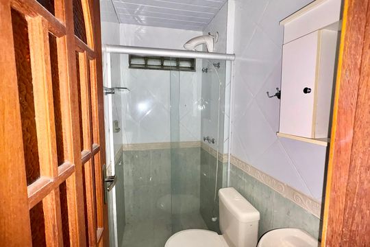 Banheiro de kitnet/studio para alugar com 1 quarto, 116m² em Quarteirão Ingelheim, Petrópolis