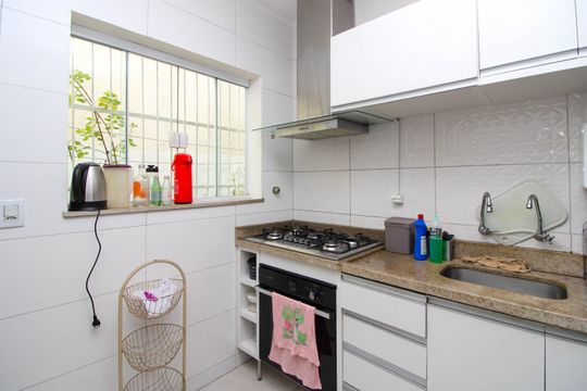 Cozinha  de casa à venda com 3 quartos, 86m² em Jardim Caner, Taboão da Serra