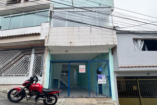 Fachada de casa para alugar com 1 quarto, 40m² em Jardim Nascimento, São Bernardo do Campo