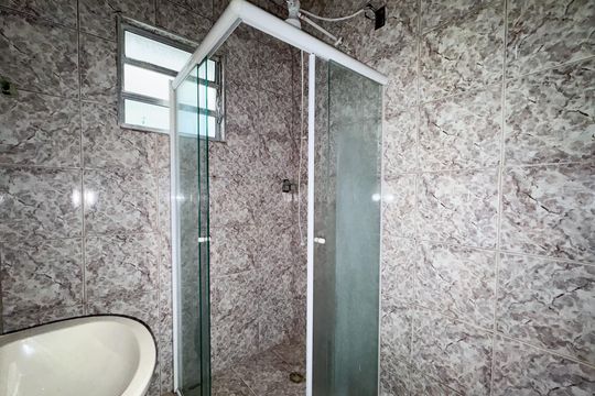 Banheiro Social de casa para alugar com 1 quarto, 40m² em Jardim Nascimento, São Bernardo do Campo