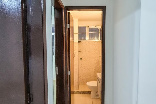 Corredor  de apartamento à venda com 2 quartos, 46m² em Irajá, Rio de Janeiro