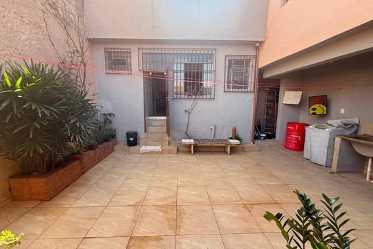 Quintal de casa para alugar com 4 quartos, 230m² em Alto Caiçaras, Belo Horizonte