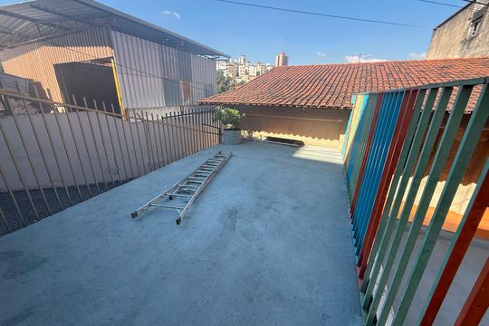 Varanda de casa para alugar com 4 quartos, 230m² em Alto Caiçaras, Belo Horizonte