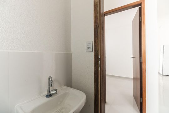 Banheiro de apartamento para alugar com 2 quartos, 48m² em Penha de França, São Paulo