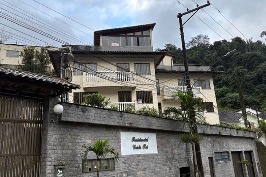 Fachada do Prédio de apartamento para alugar com 2 quartos, 116m² em Quarteirão Ingelheim, Petrópolis