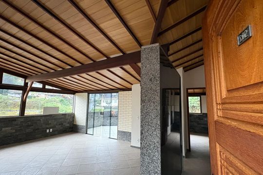 Apartamento para alugar com 2 quartos, 116m² em Quarteirão Ingelheim, Petrópolis