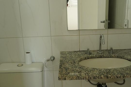 Banheiro de apartamento à venda com 3 quartos, 60m² em Chácara Seis de Outubro, São Paulo
