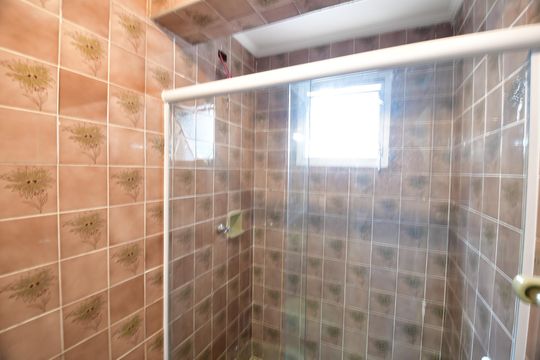 Banheiro de apartamento à venda com 2 quartos, 80m² em Jardim Chapadão, Campinas