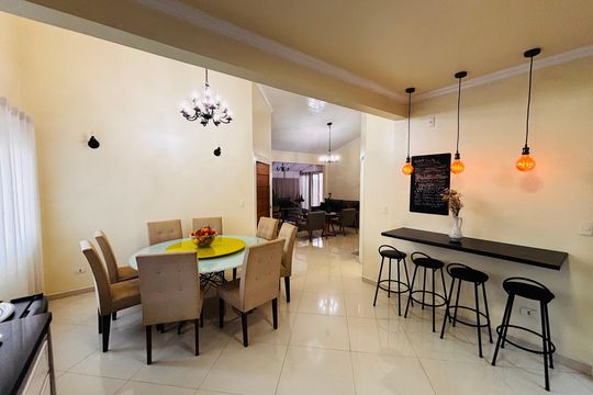 Cozinha de casa de condomínio para alugar com 4 quartos, 250m² em Aldeia da Serra, Barueri