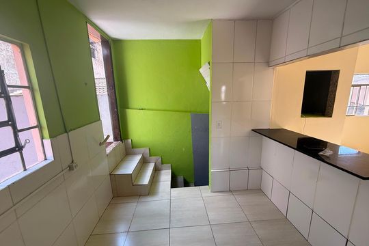 cozinha de casa para alugar com 1 quarto, 50m² em Alto Caiçaras, Belo Horizonte