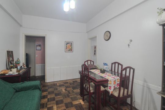 Sala de apartamento à venda com 4 quartos, 130m² em Centro Histórico, Porto Alegre