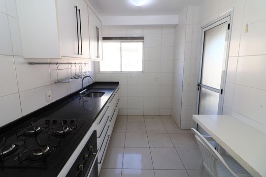 Cozinha de apartamento para alugar com 3 quartos, 117m² em Cidade São Francisco, São Paulo