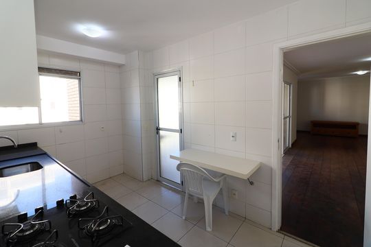 Cozinha de apartamento para alugar com 3 quartos, 117m² em Cidade São Francisco, São Paulo