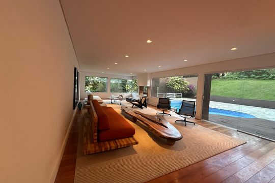 Sala de casa de condomínio à venda com 5 quartos, 654m² em Residencial Tamboré I, Barueri