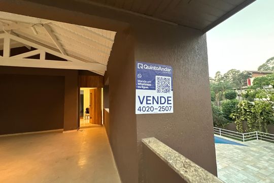 Fachada de casa de condomínio à venda com 5 quartos, 654m² em Residencial Tamboré I, Barueri