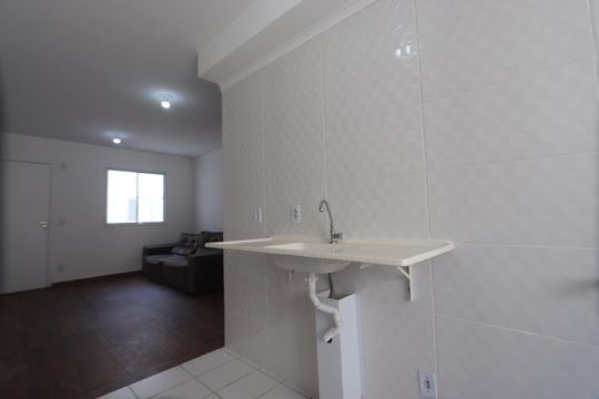 Cozinha de apartamento para alugar com 2 quartos, 49m² em Jardim da Laranjeira (zona Leste), São Paulo
