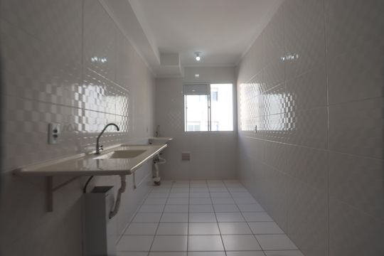 Cozinha de apartamento para alugar com 2 quartos, 49m² em Jardim da Laranjeira (zona Leste), São Paulo