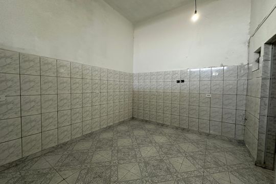 Quarto de casa para alugar com 1 quarto, 50m² em Jardim Julio, Barueri