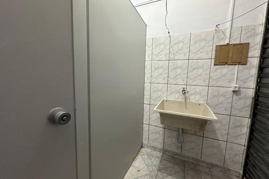 Área de Serviço de casa para alugar com 1 quarto, 50m² em Jardim Julio, Barueri